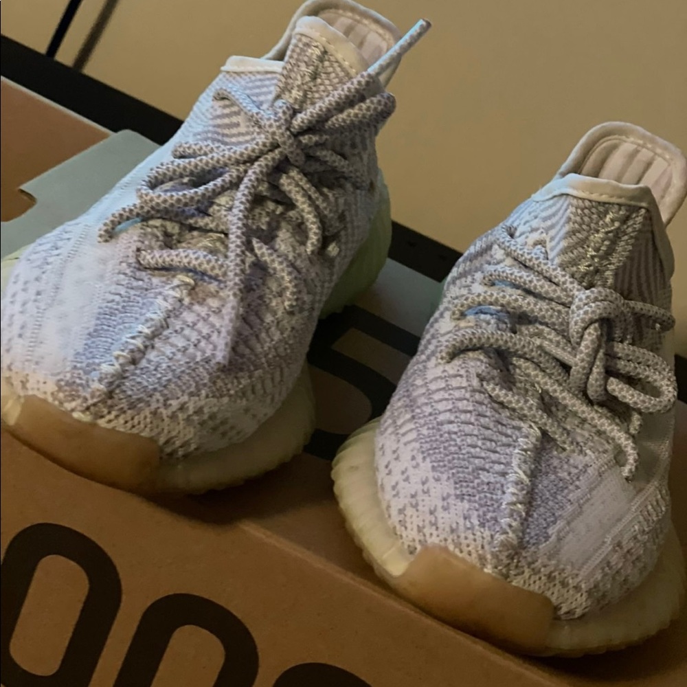 Yeezy Boost 350 V2